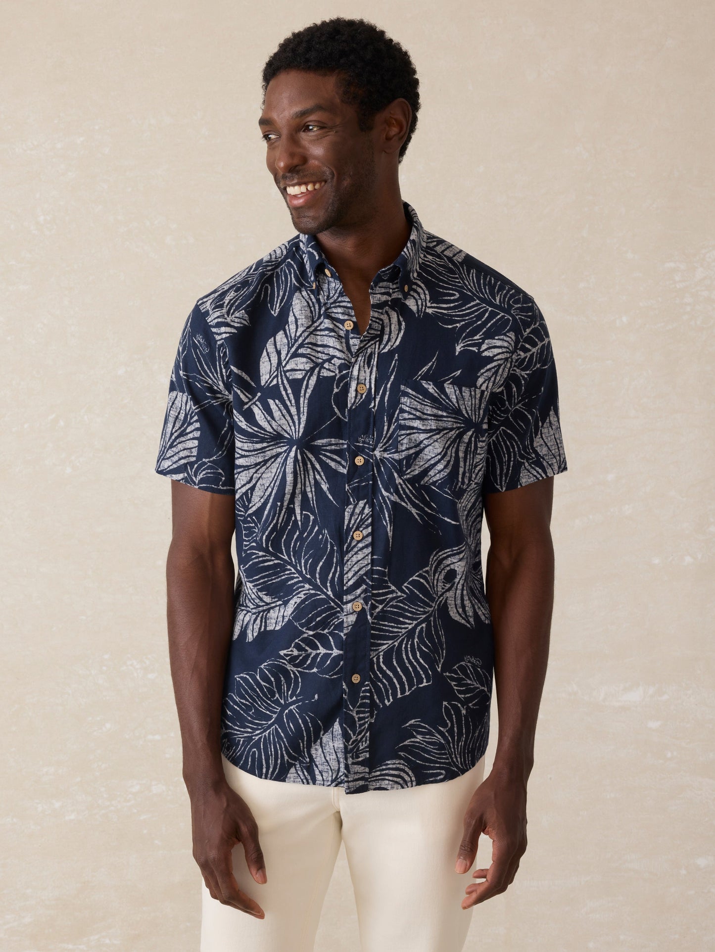 Faherty Sport Shirts Short-Sleeve Breeze Shirt - Navy Perro Tropical