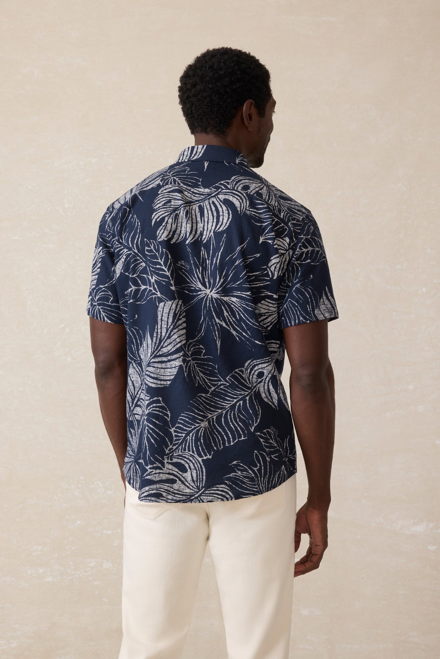 Faherty Sport Shirts Short-Sleeve Breeze Shirt - Navy Perro Tropical