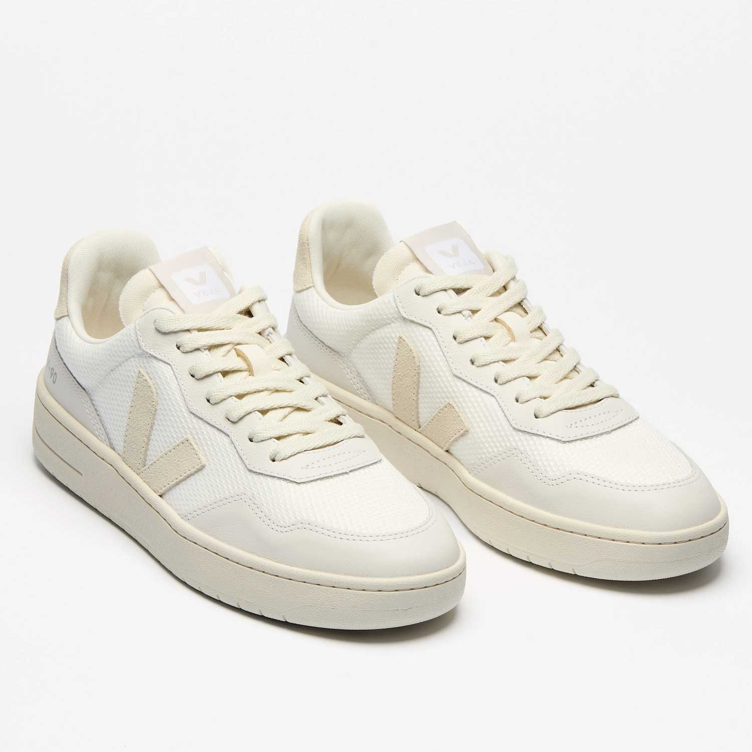 Veja Shoes V-90 B-Mesh Sneaker