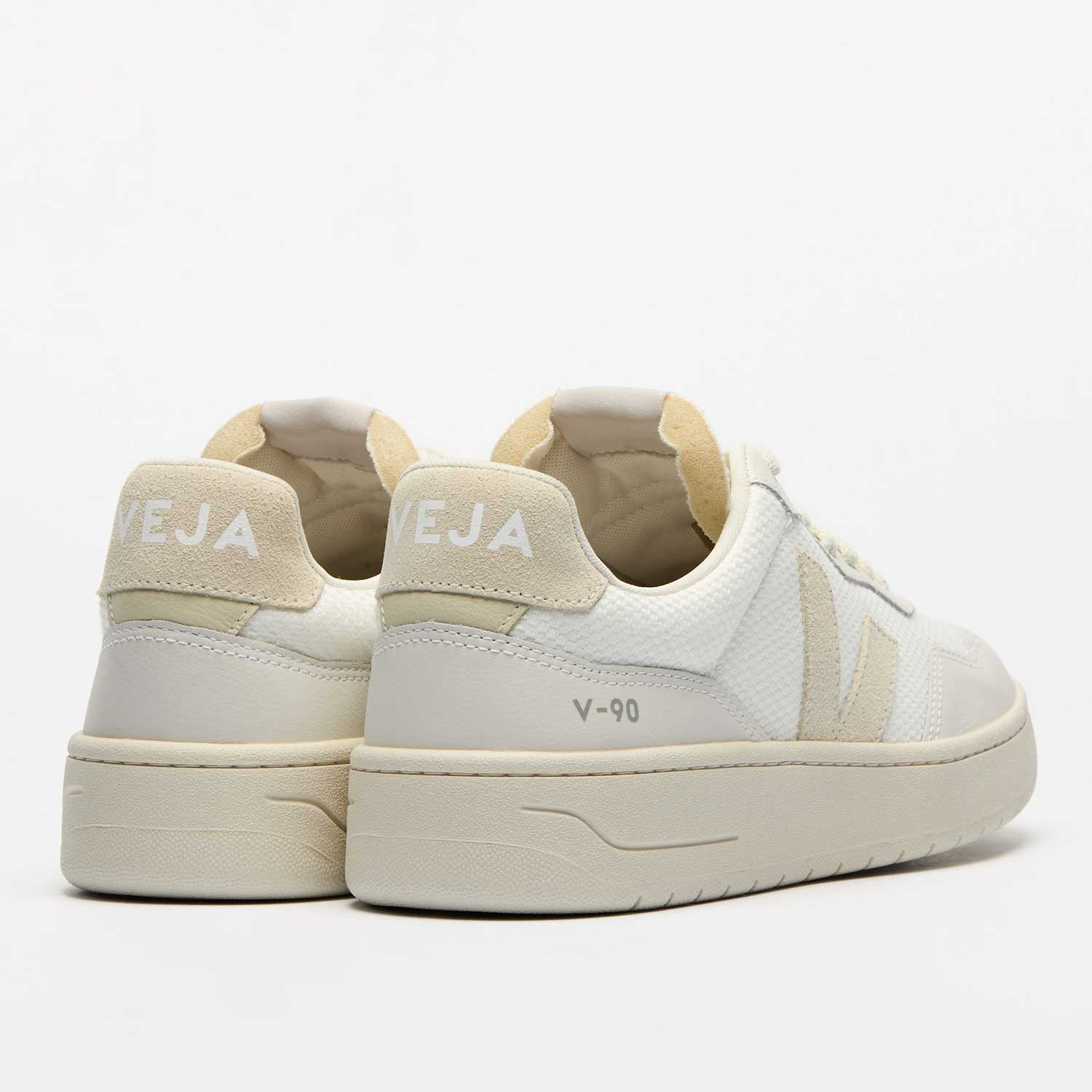 Veja Shoes V-90 B-Mesh Sneaker