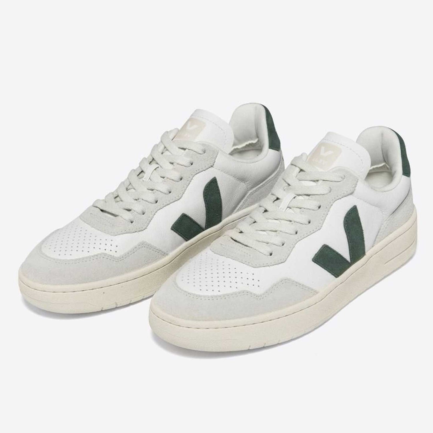 Veja Shoes V-90 Leather Sneaker