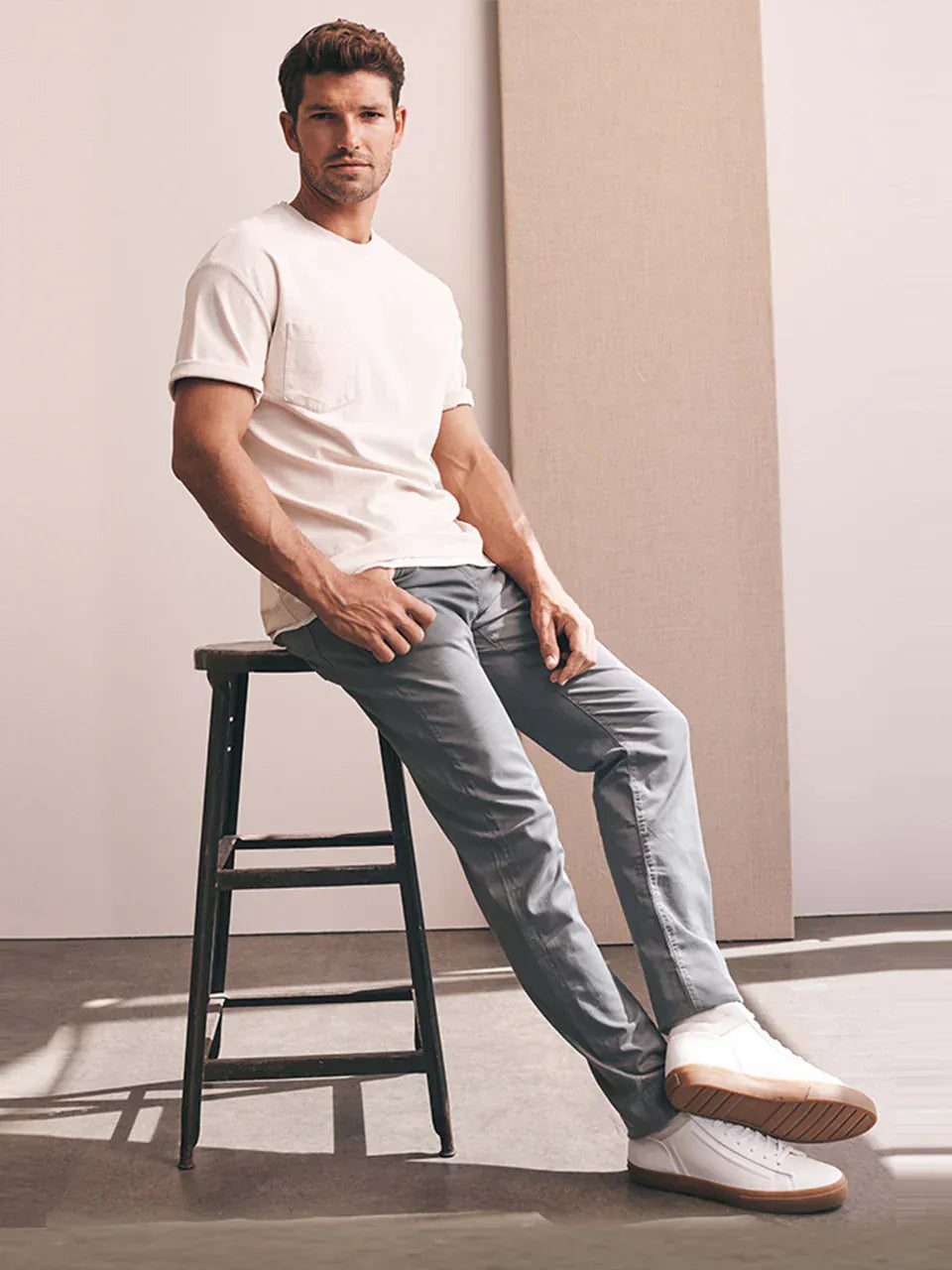 34 Heritage 5-Pockets Courage Straight Leg In Shark Twill