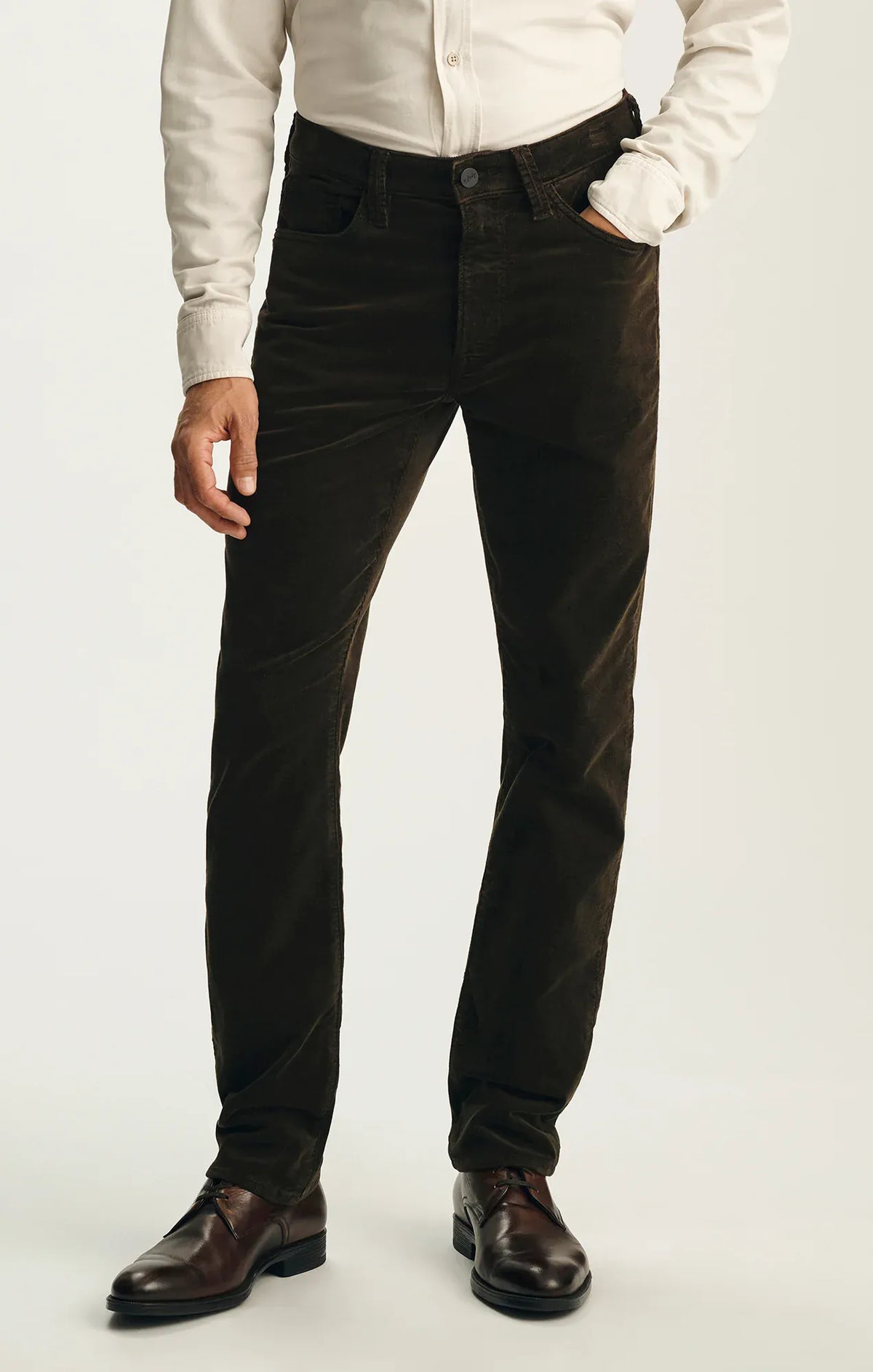 34 Heritage 5-Pockets Courage Straight Leg Pants