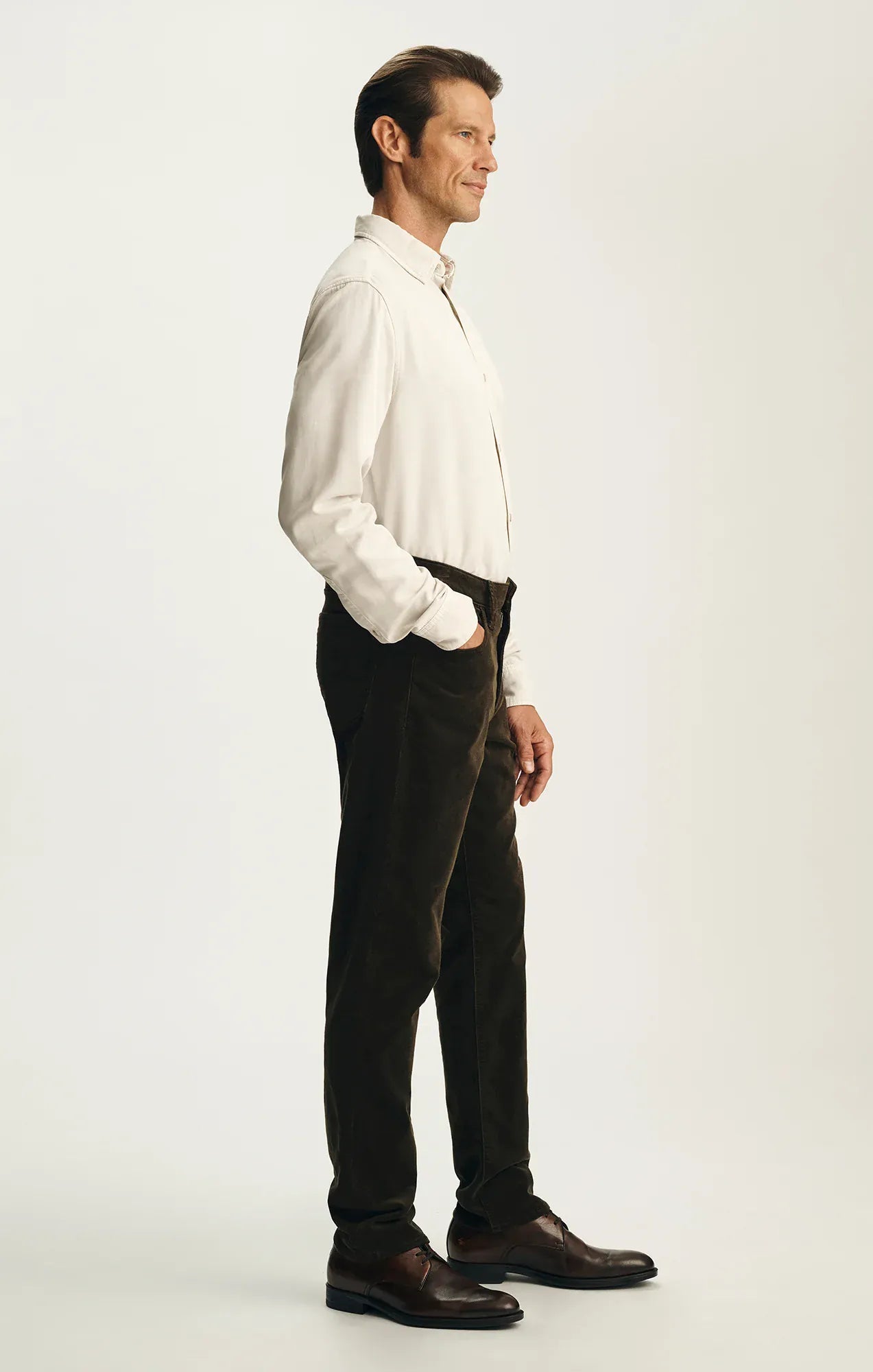 34 Heritage 5-Pockets Courage Straight Leg Pants