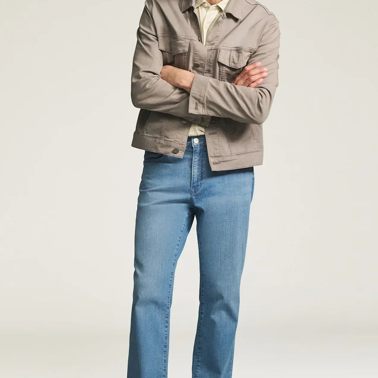 34 Heritage Denim Charisma Relaxed Straight Jeans in Mid Blue Kona