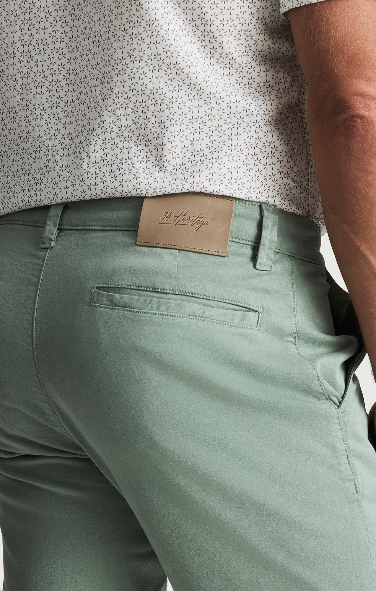 34 Heritage Shorts Arizona Slim Shorts In Iceberg Green Twill