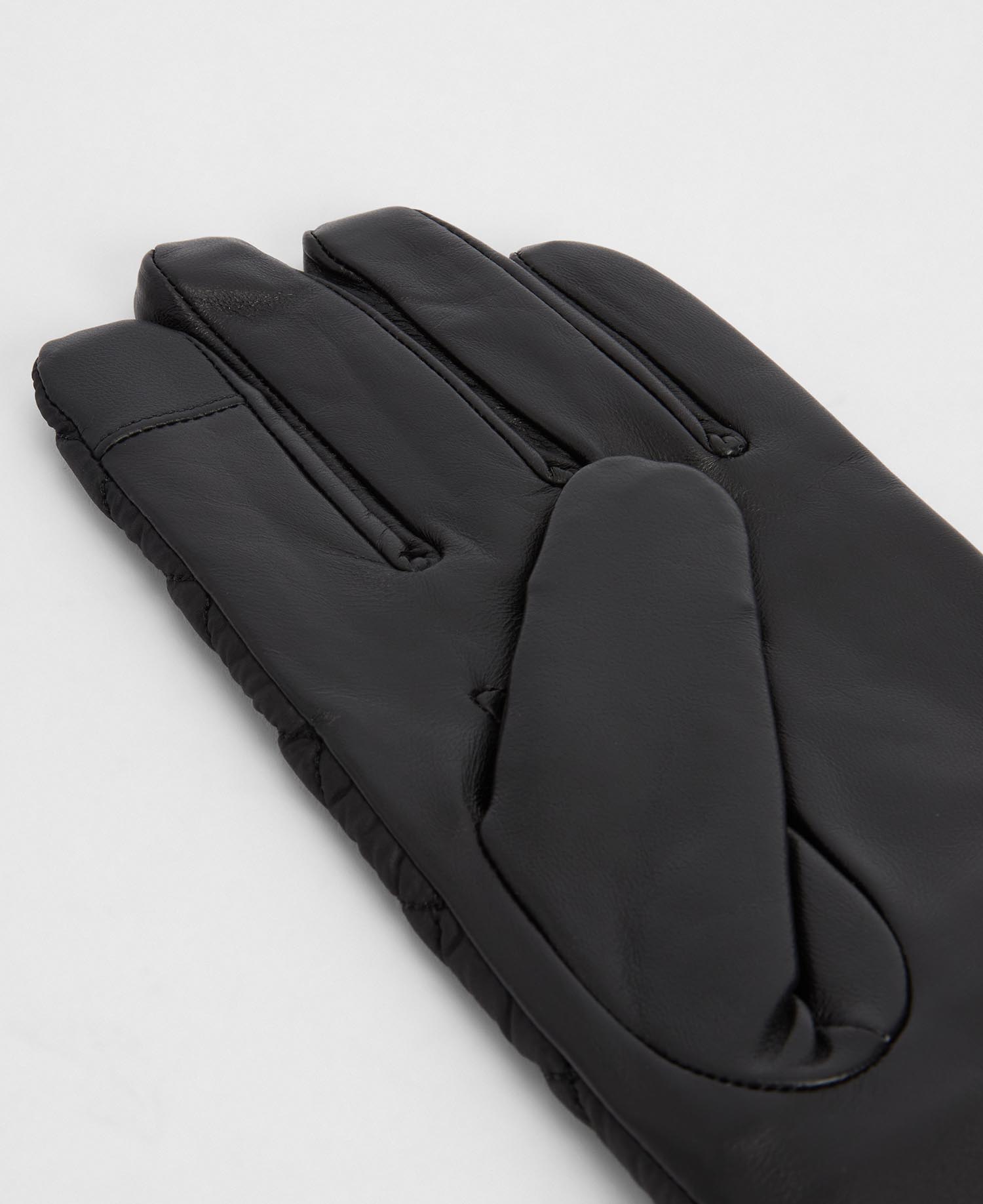 Barbour Small Leather Goods Singsby Quilted Waterproof Gloves