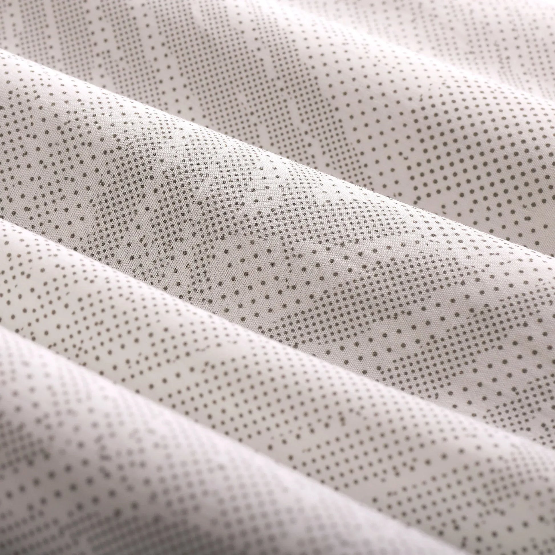 Bugatchi Camp Shirt Vero Micro Dot Short in White