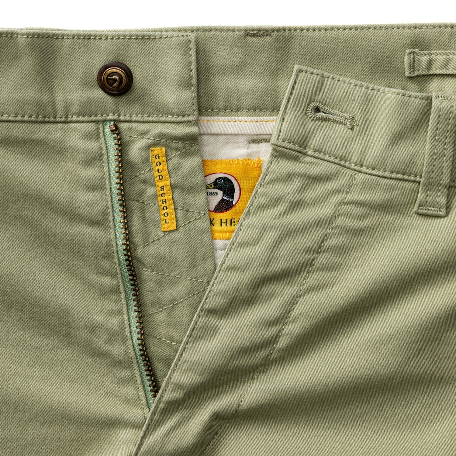 Duck Head Chinos Classic Fit Gold School Chino in Tea Leaf