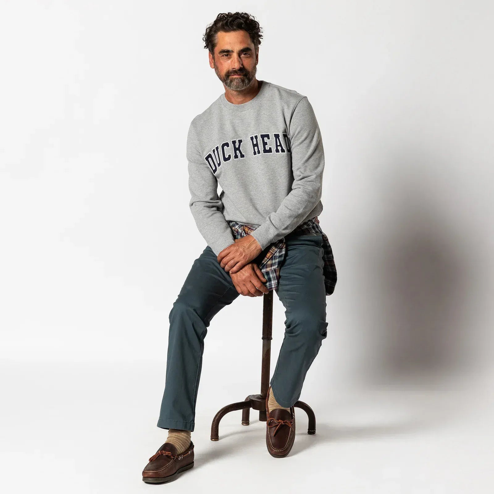 Duck Head Crew Necks & Hoodies Applique Crewneck Sweatshirt in Heather Grey