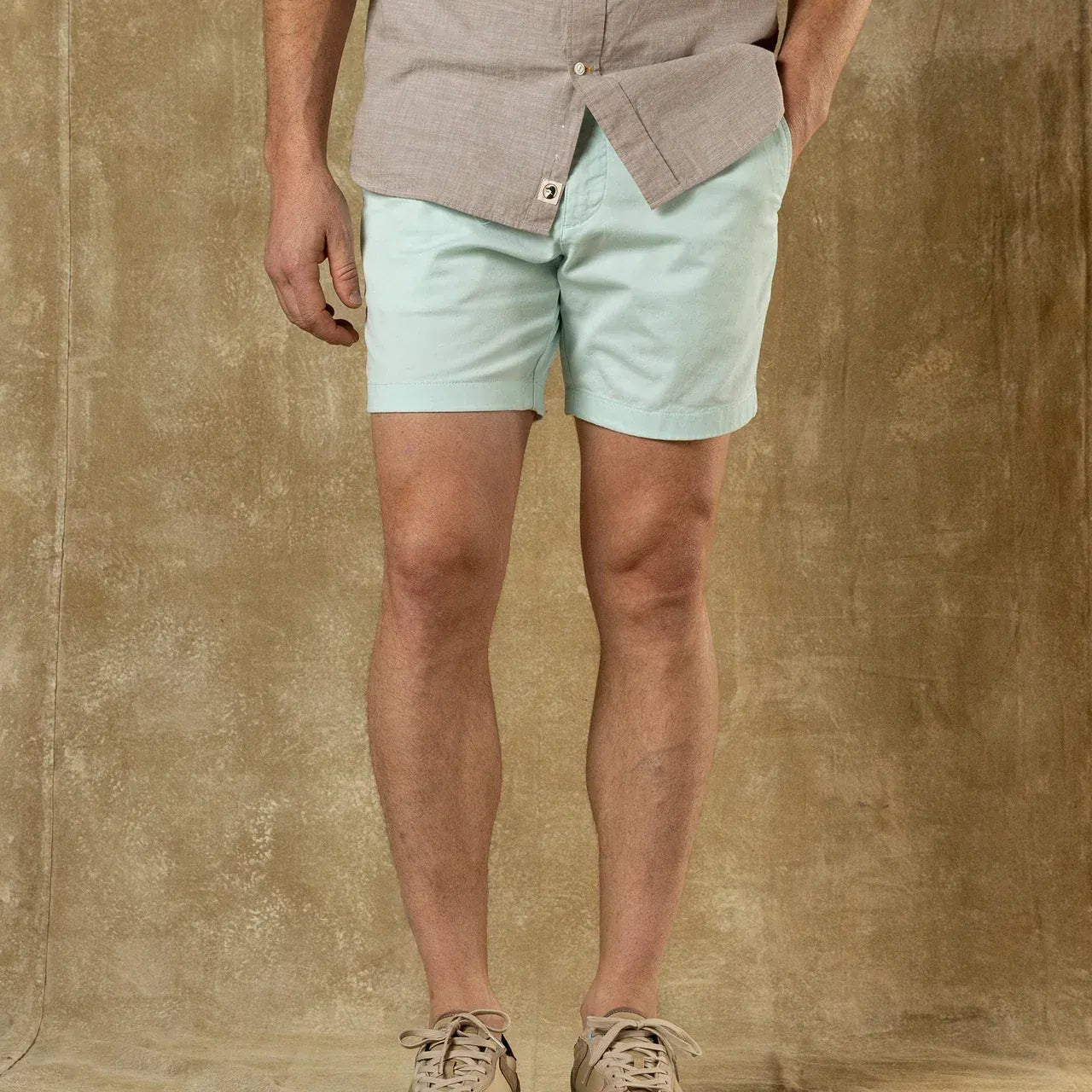 Duck Head Shorts 7" Gold School Chino Short in Icy Blue