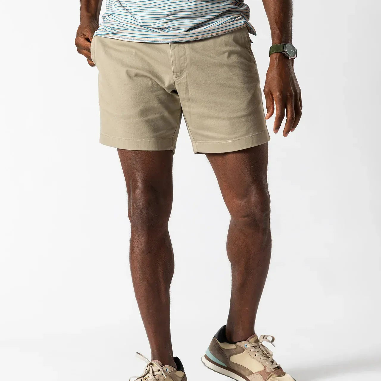Duck Head Shorts 7" Gold School Chino Short in Khaki