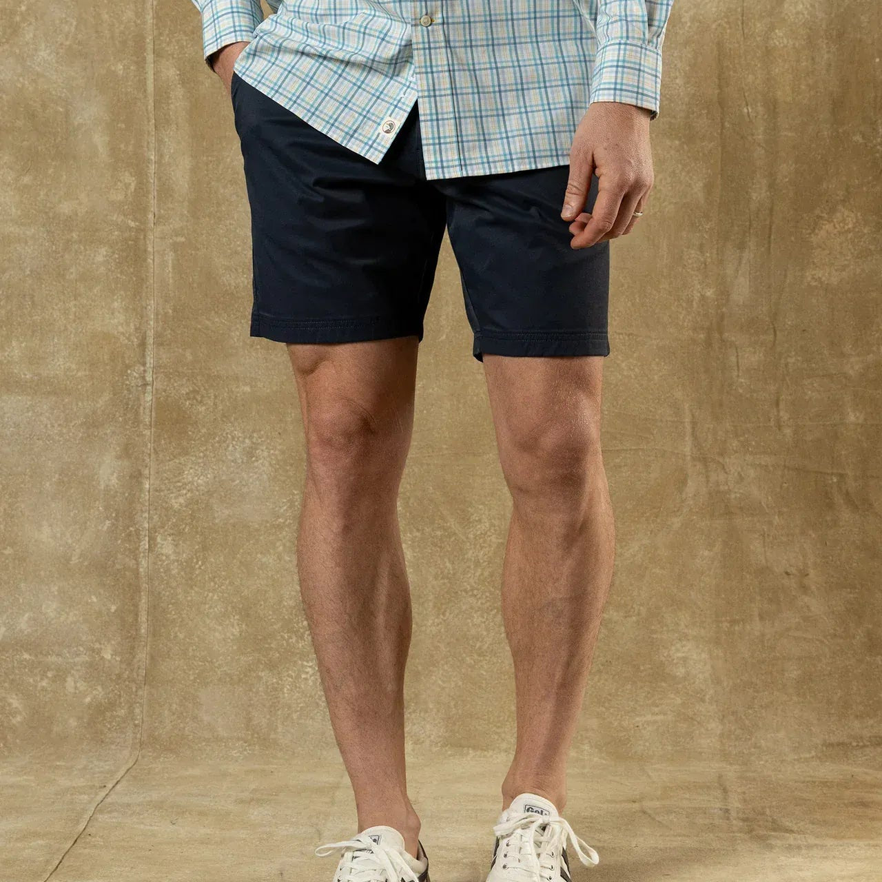 Duck Head Shorts 8" Harbor Performance Short in Navy