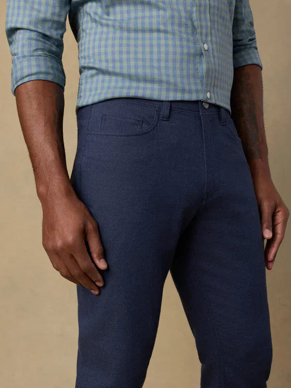 Faherty 5-Pockets Movement™ Linen 5-Pocket Pant in Deep Sea Navy