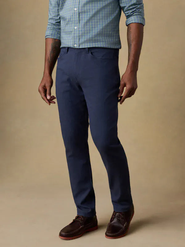 Faherty 5-Pockets Movement™ Linen 5-Pocket Pant in Deep Sea Navy