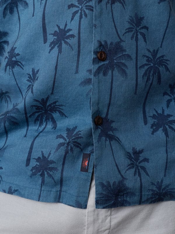 Faherty Camp Shirt Short-Sleeve Breeze Camp Shirt in Ocean Shore Trees