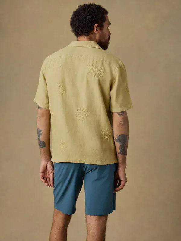 Faherty Camp Shirt Short-Sleeve Embroidered Shirt in Island Wheat
