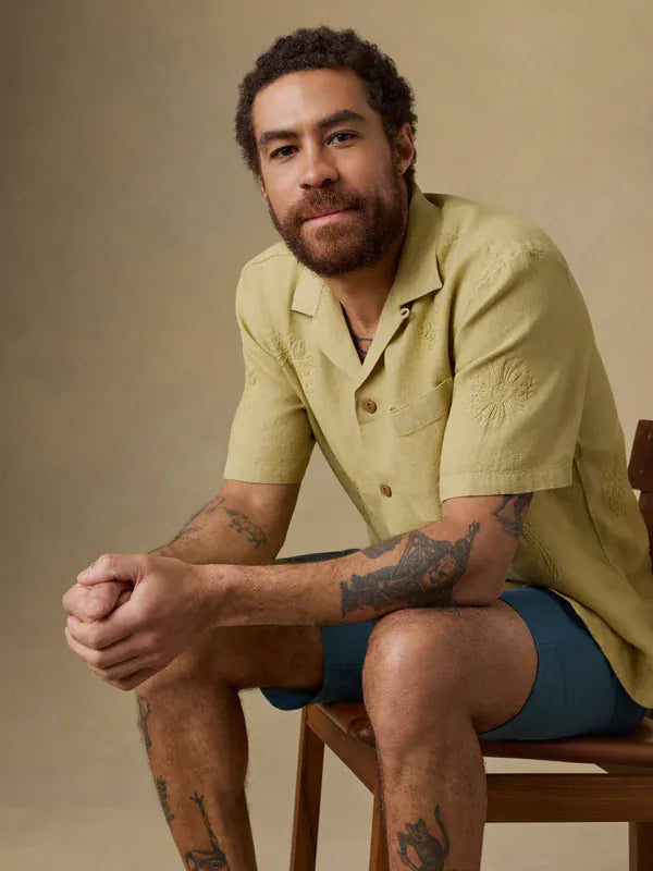 Faherty Camp Shirt Short-Sleeve Embroidered Shirt in Island Wheat