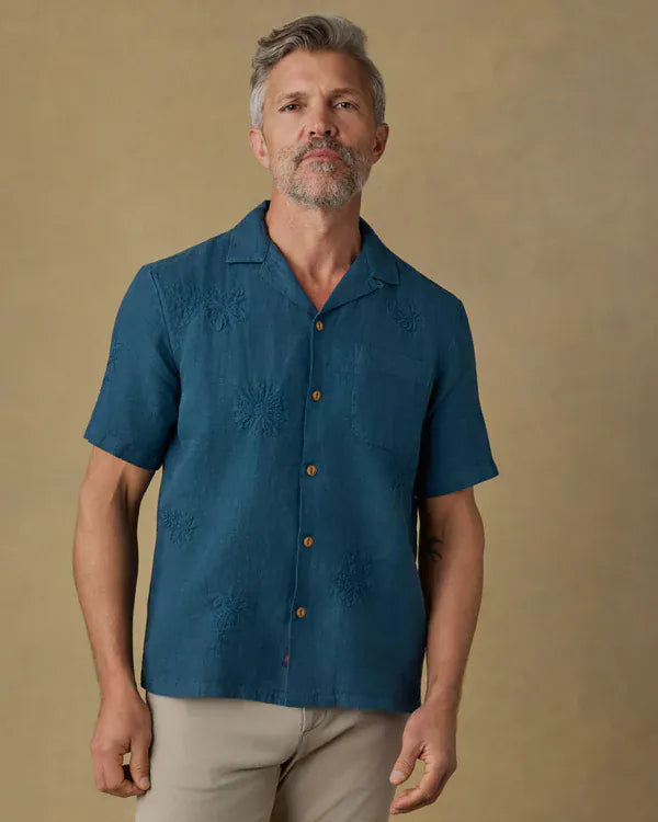 Faherty Camp Shirt Short-Sleeve Embroidered Shirt in Pacific Tides