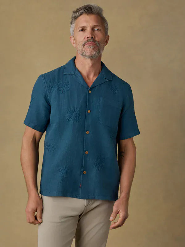 Faherty Camp Shirt Short-Sleeve Embroidered Shirt in Pacific Tides