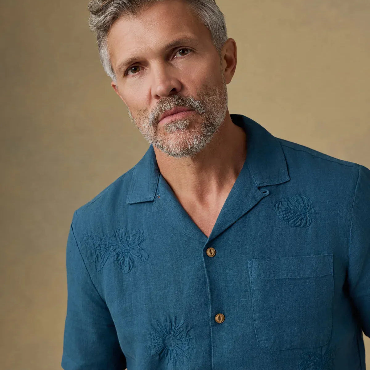 Faherty Camp Shirt Short-Sleeve Embroidered Shirt in Pacific Tides