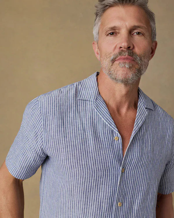 Faherty Camp Shirt Short-Sleeve Laguna Linen Camp Shirt in Cloud Waters Stripe