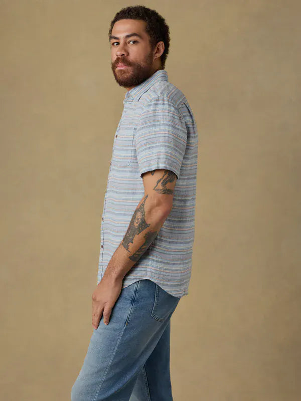 Faherty Camp Shirt Short-Sleeve Palma Linen Shirt in Blue Gulf Stripe