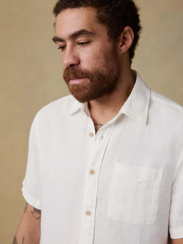 Faherty Camp Shirt Short-Sleeve Palma Linen Shirt in Bright White Basketweave