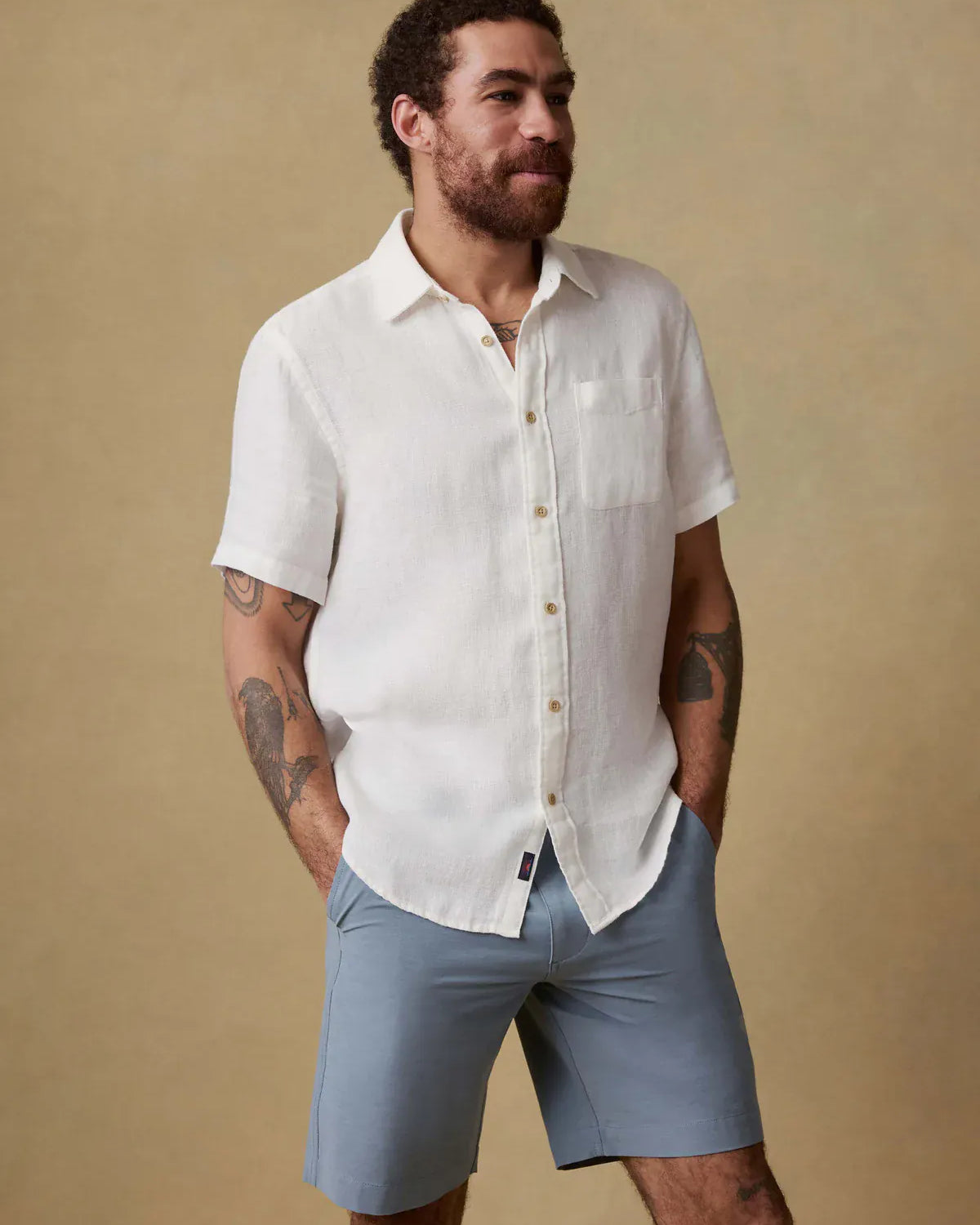 Faherty Camp Shirt Short-Sleeve Palma Linen Shirt in Bright White Basketweave