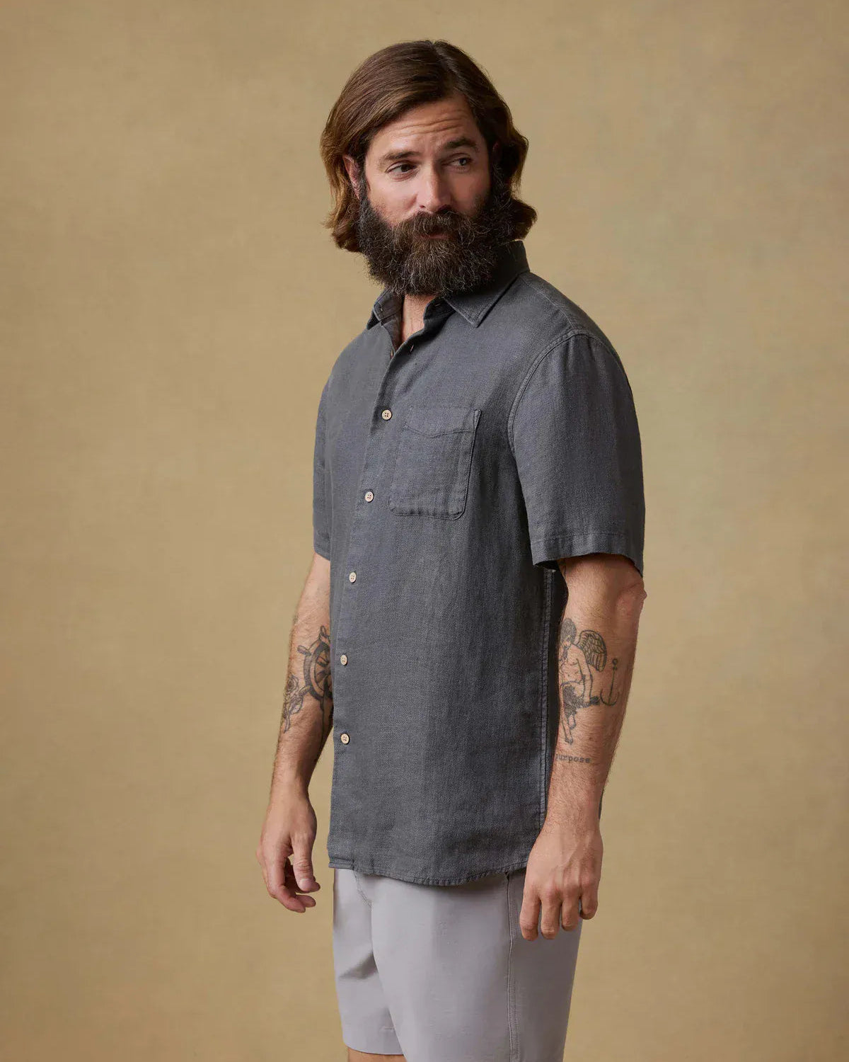 Faherty Camp Shirt Short-Sleeve Palma Linen Shirt in Washed Black Basketweave
