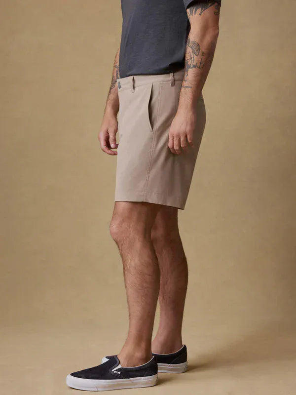 Faherty Shorts All Day Short 2.0 (7") in Khaki