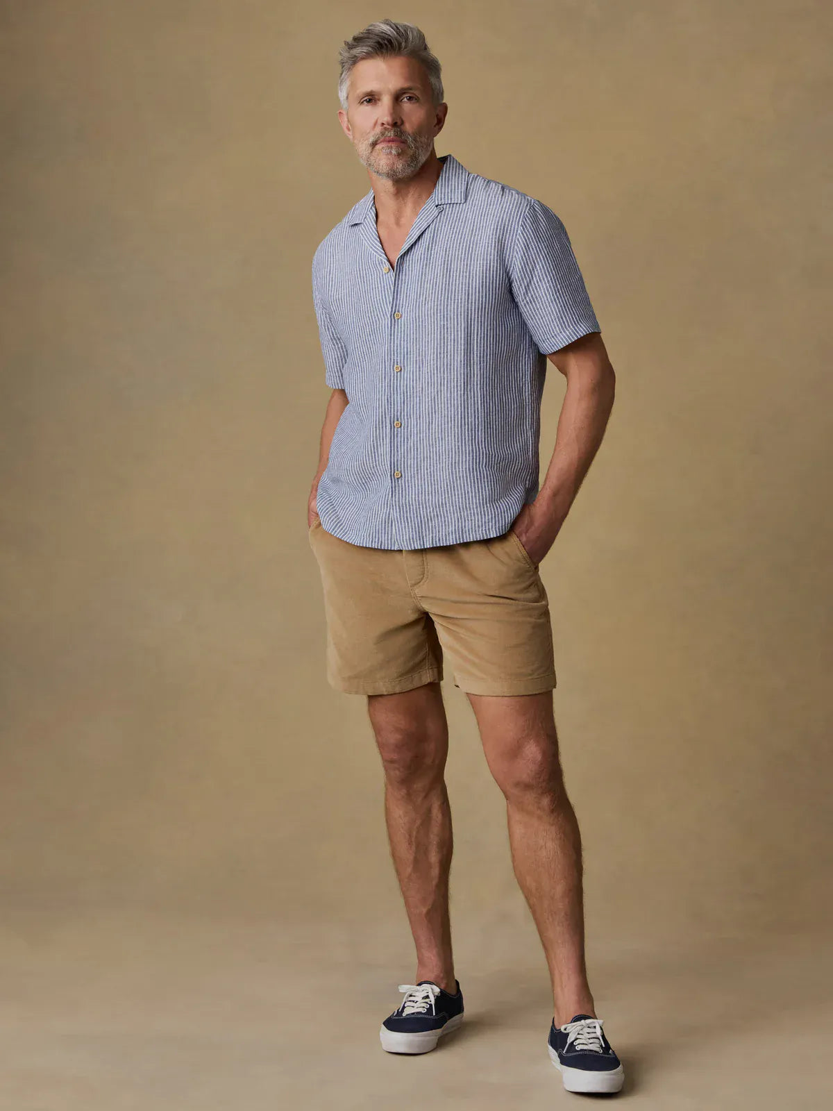 Faherty Shorts Essential Corduroy Short in Dark Sand