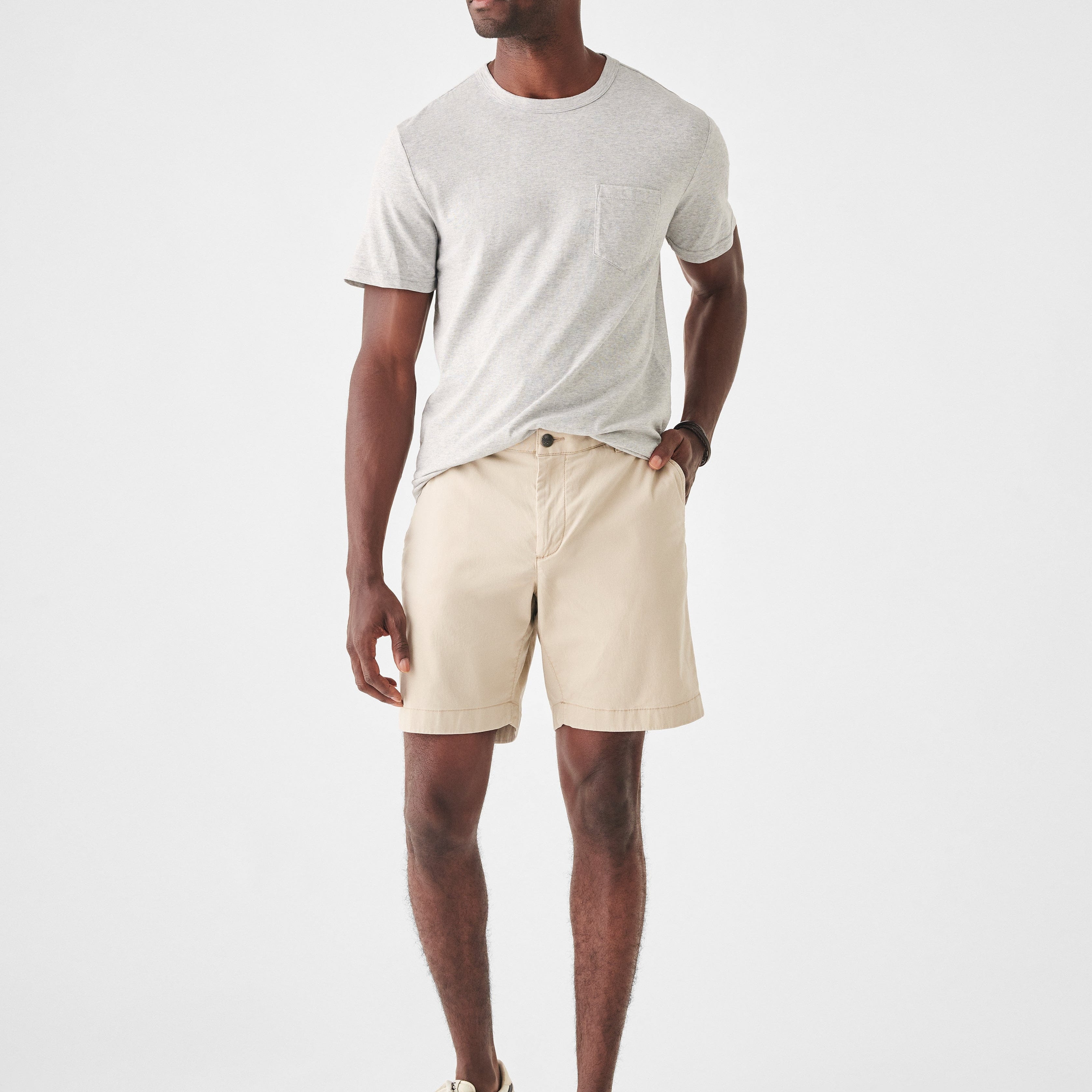 Faherty Shorts Island Life Short 8"- Khaki