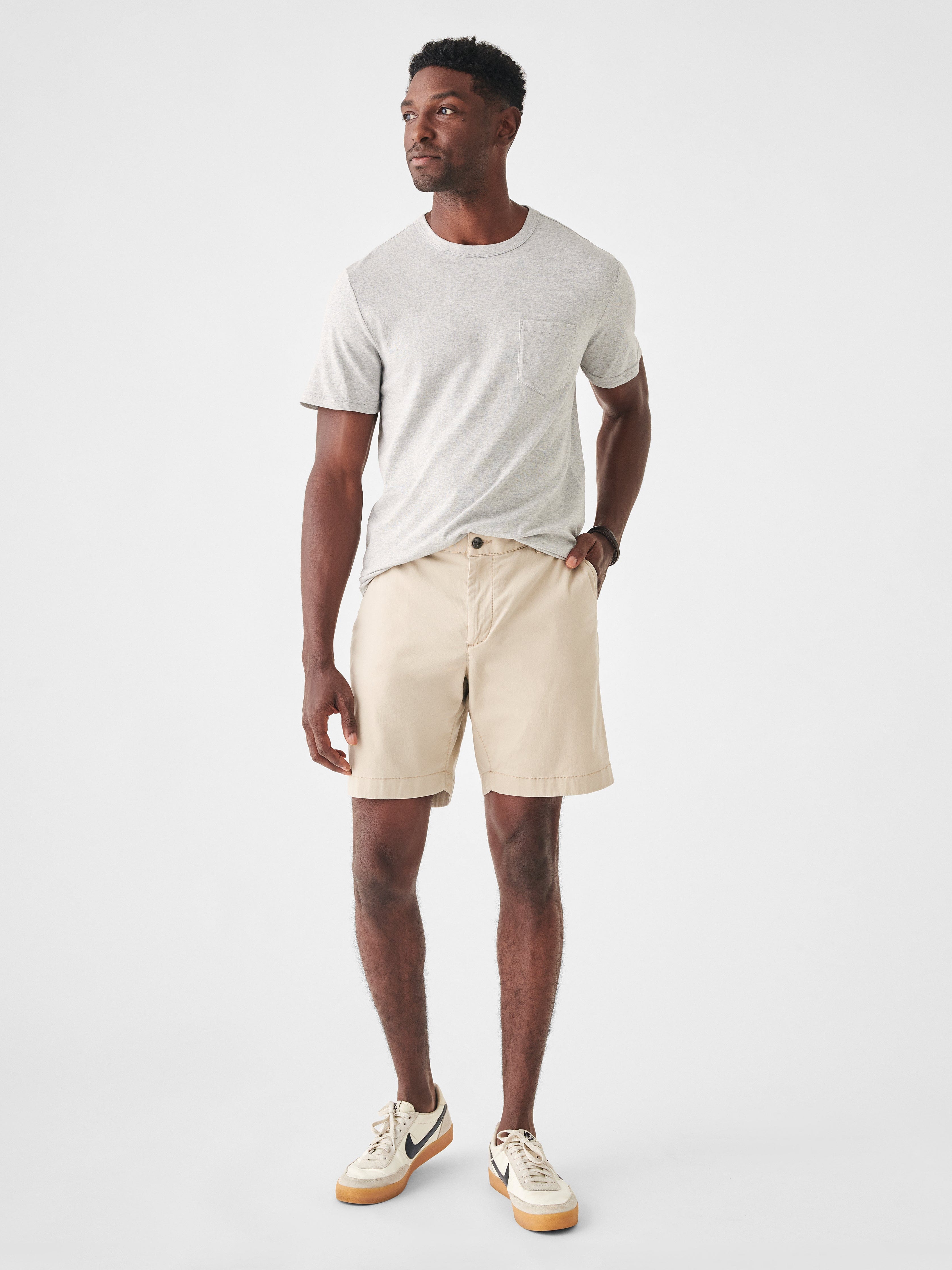 Faherty Shorts Island Life Short 8"- Khaki