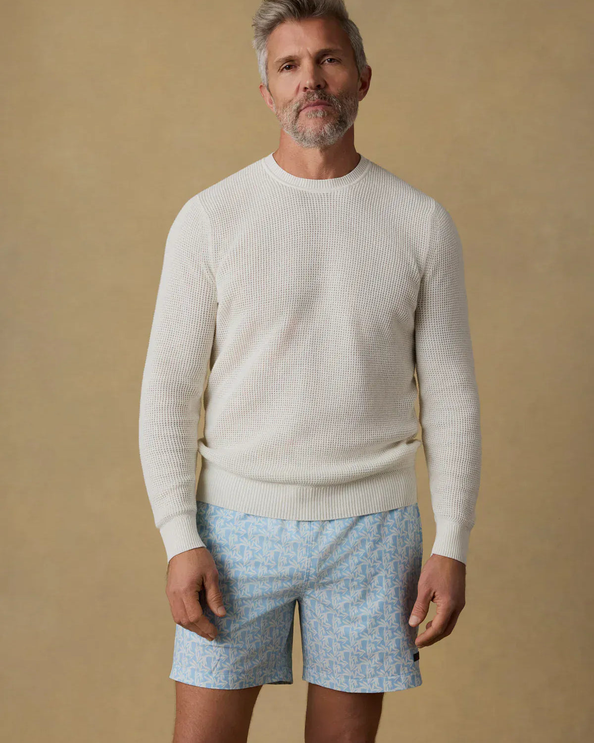 Faherty Sweaters Sunwashed Crewneck Sweater in White Shell