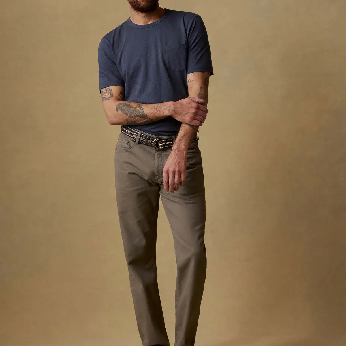 Faherty T-Shirts Sunwashed Pocket Tee in Dune Navy