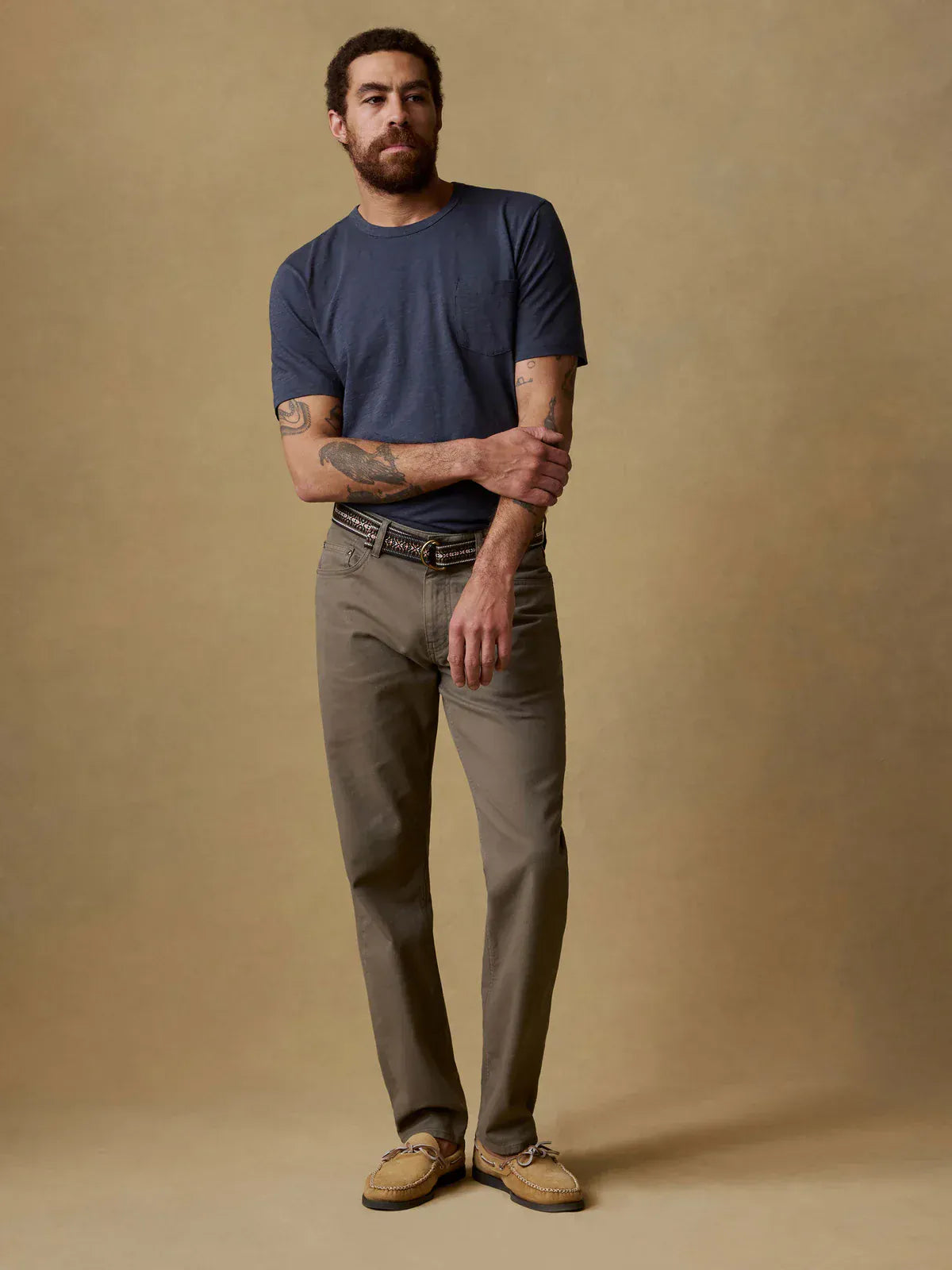 Faherty T-Shirts Sunwashed Pocket Tee in Dune Navy