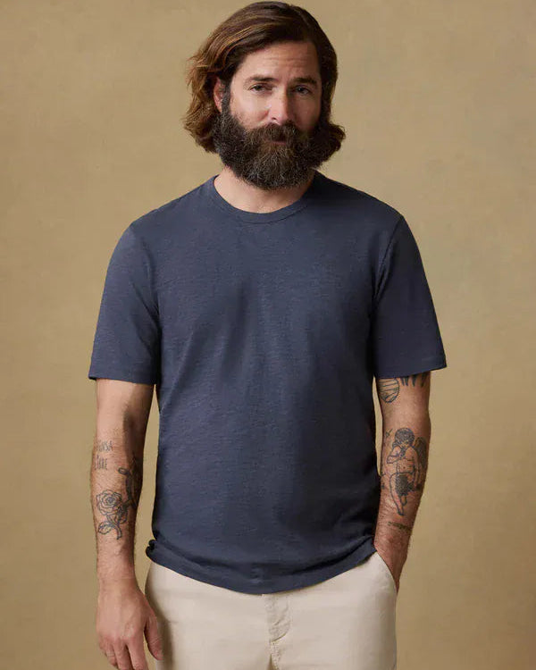 Faherty T-Shirts Sunwashed Regenerative Tee in Dune Navy