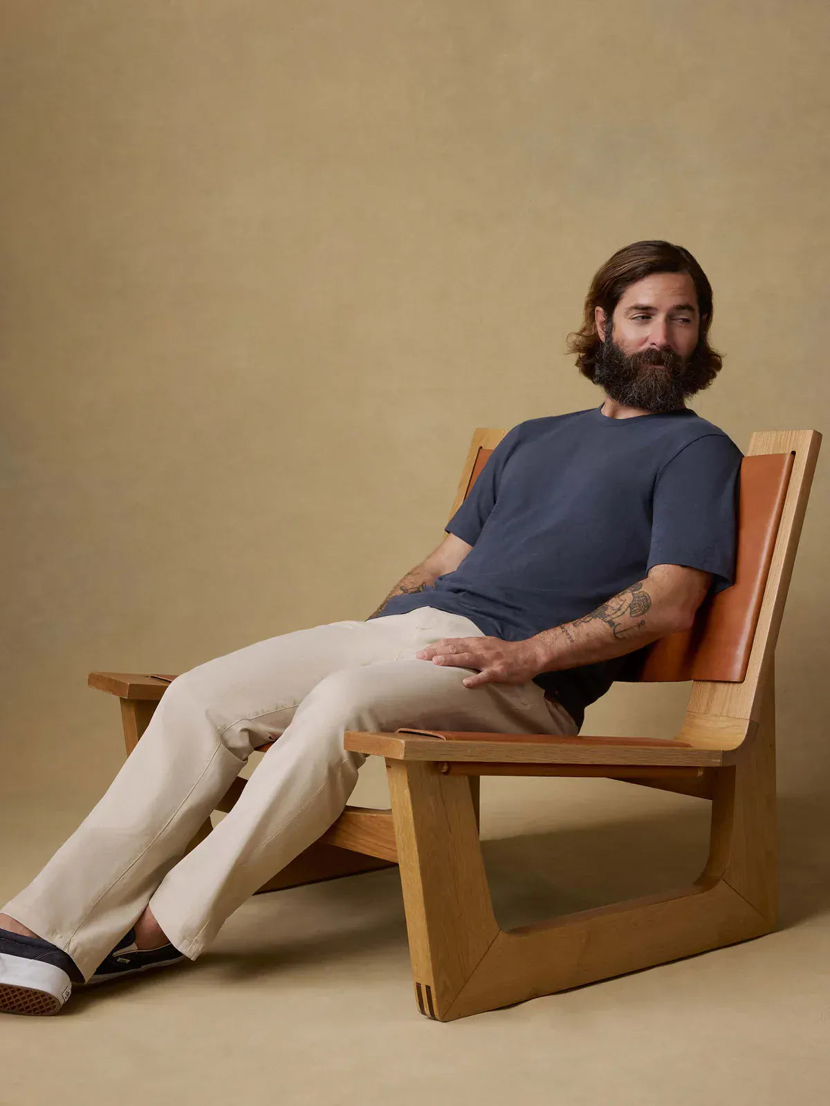 Faherty T-Shirts Sunwashed Regenerative Tee in Dune Navy