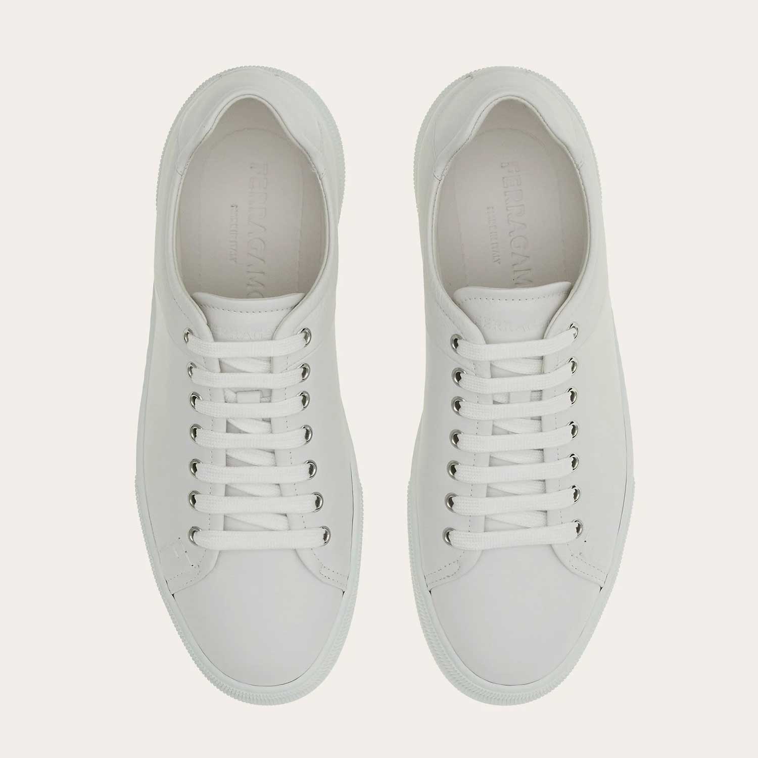 スニーカー FERRAGAMO FW23 'Mina' sneakers (0760870 WHITE) Ferragamo White Nima Technical Knit Running Sneakers, Size