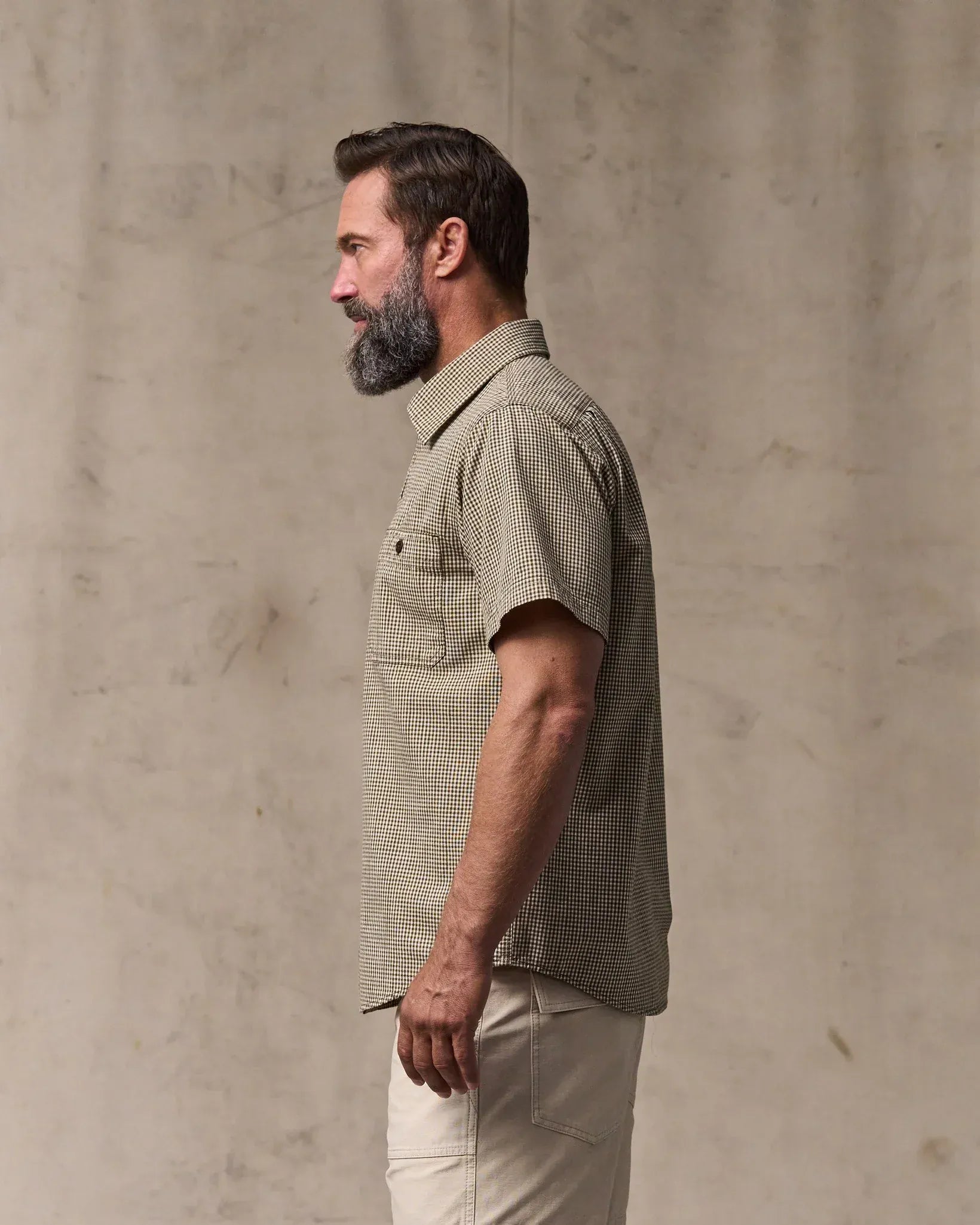 Filson Camp Shirt Short Sleeve Chambray Shirt in Coffee / Natural Plaid