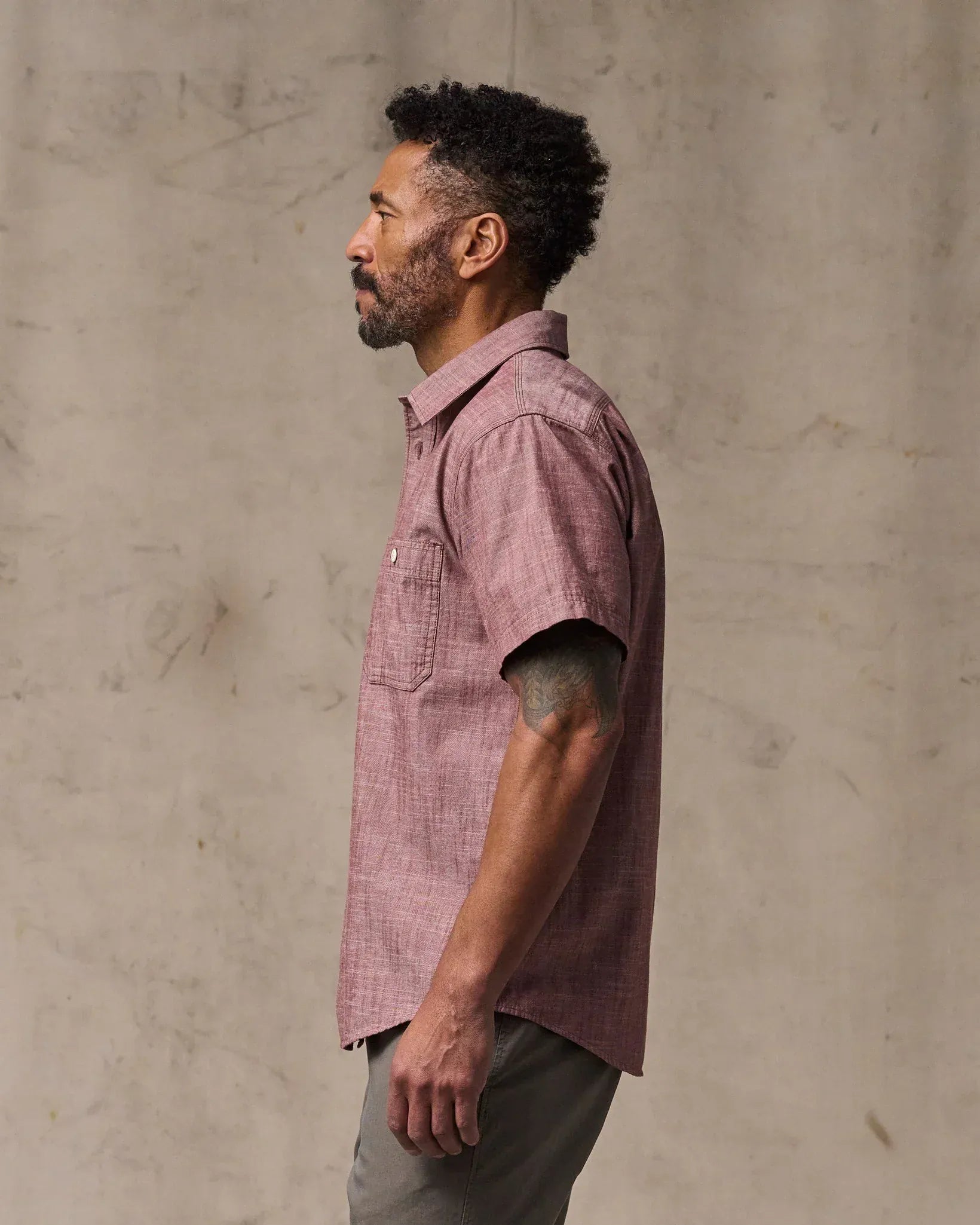 Filson Camp Shirt Short Sleeve Chambray Shirt in Sable