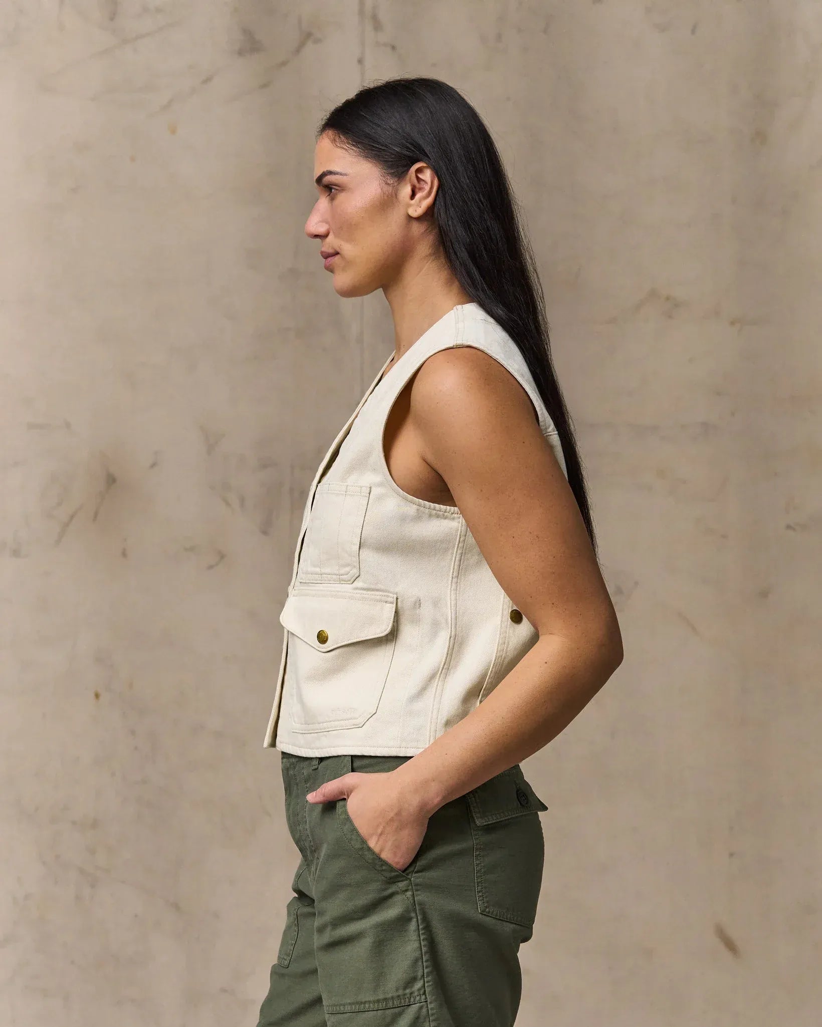 Filson Vest Women's Archive Cruiser Vest in Natural Seed