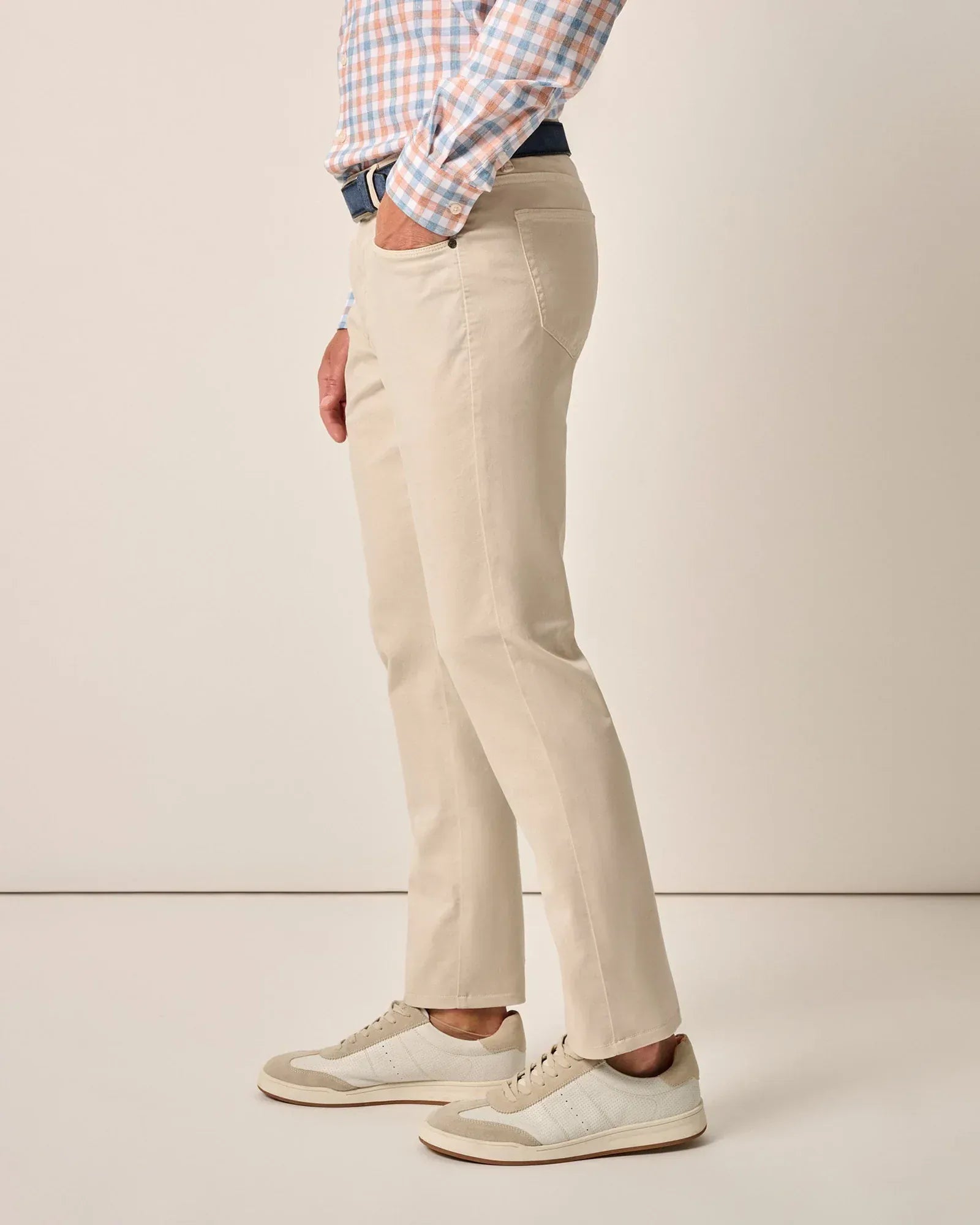 Johnnie-O 5-Pockets Carmel Sateen 5-Pocket Pant in Stone