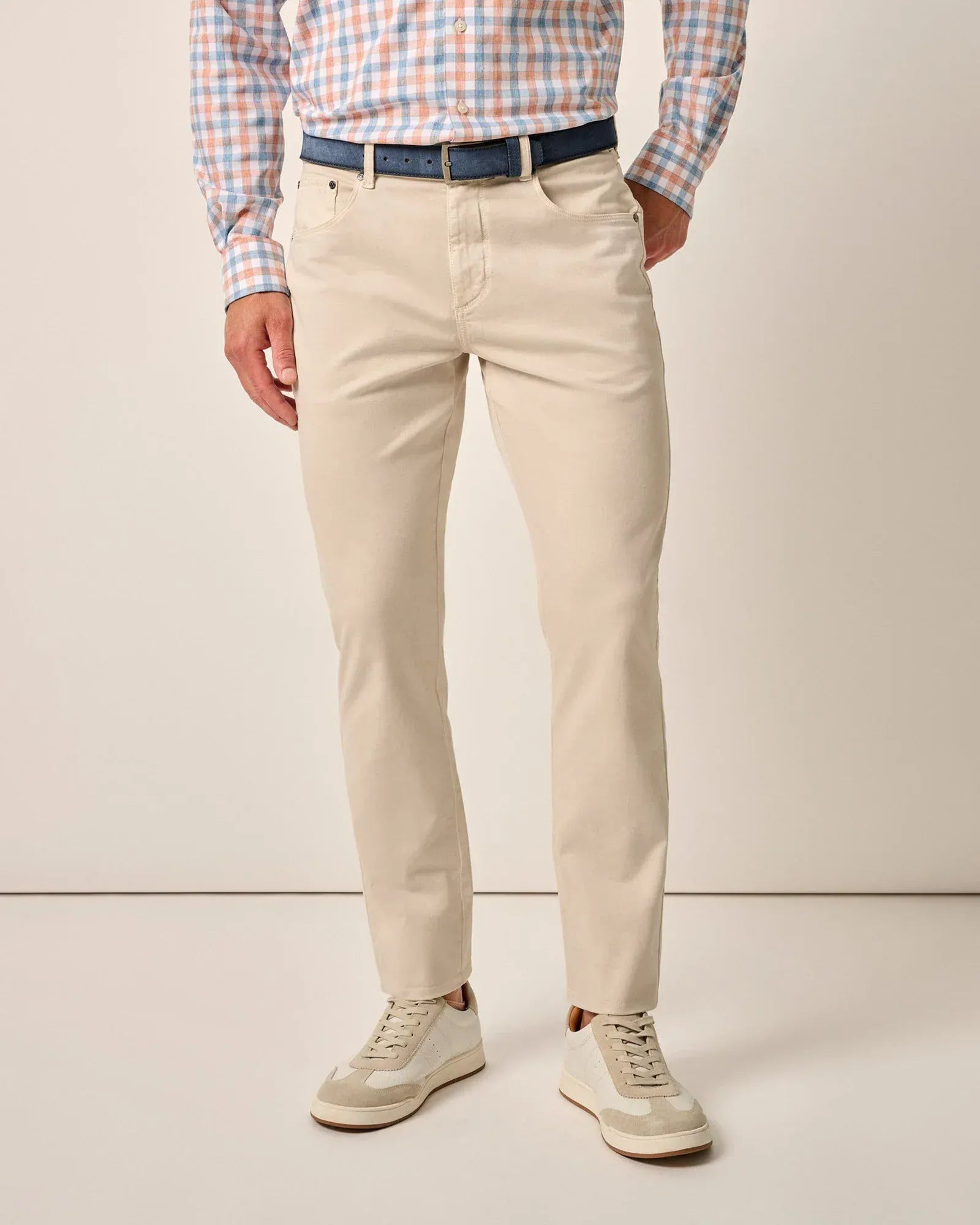 Johnnie-O 5-Pockets Carmel Sateen 5-Pocket Pant in Stone