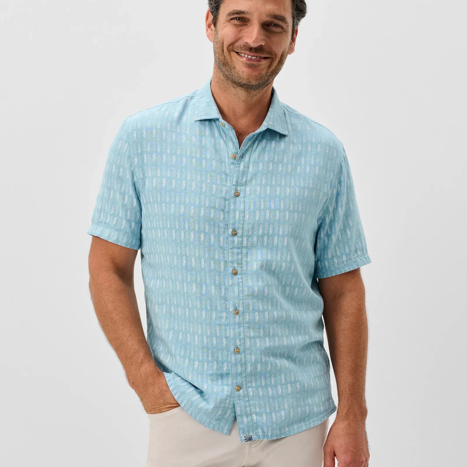 Johnnie-O Camp Shirt Short Sleeve Button Down Surf Shirt in Maliblu