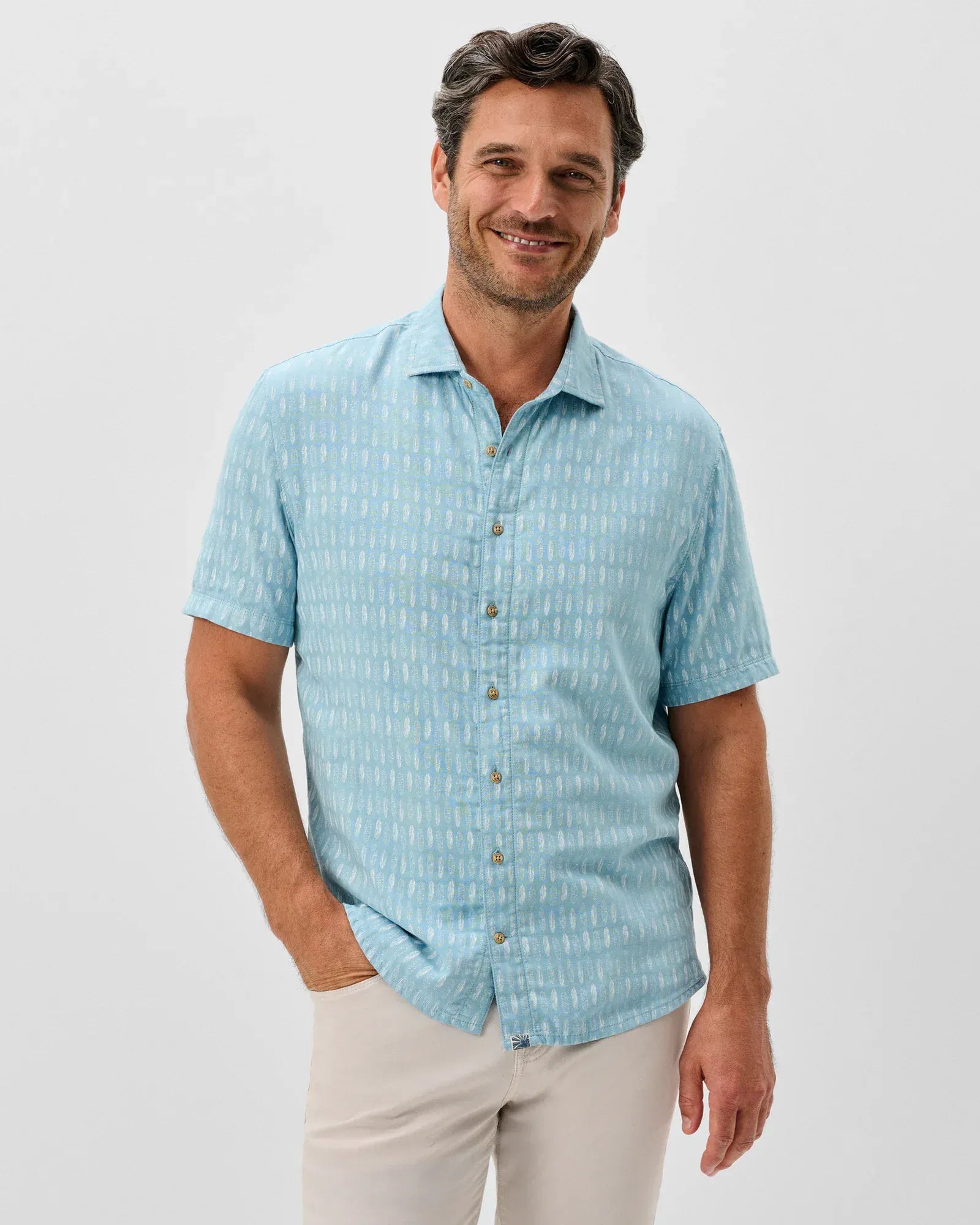 Johnnie-O Camp Shirt Short Sleeve Button Down Surf Shirt in Maliblu