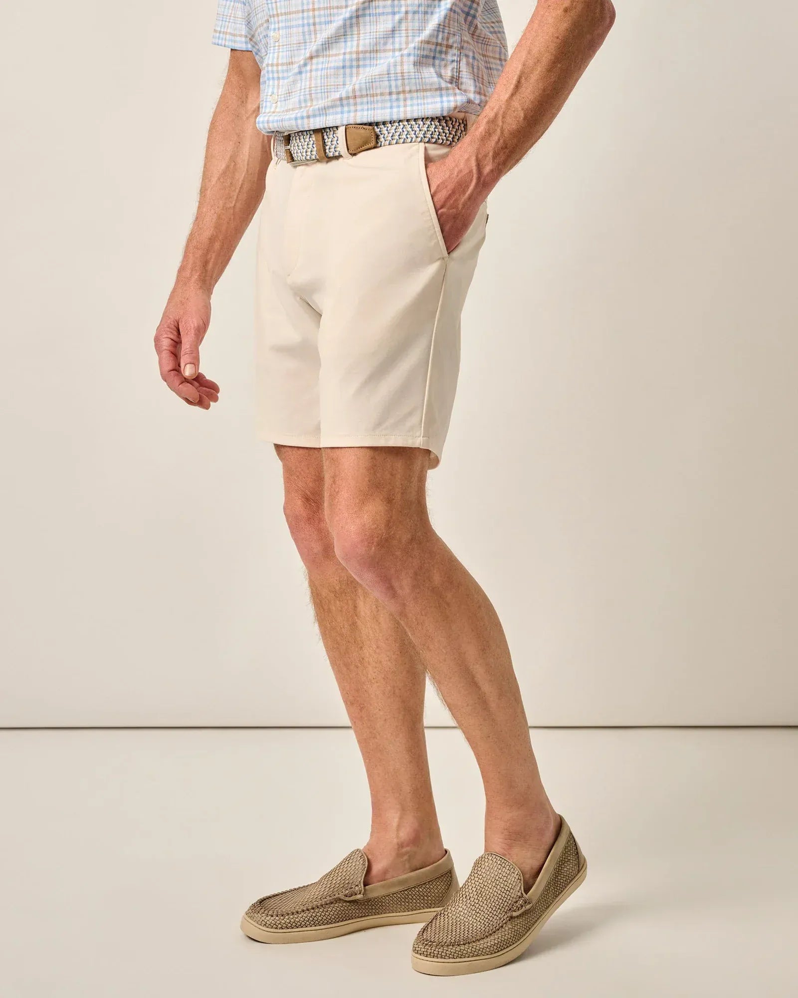 Johnnie-O Shorts Jupiters Stretch Cotton Performance Shorts in Sand