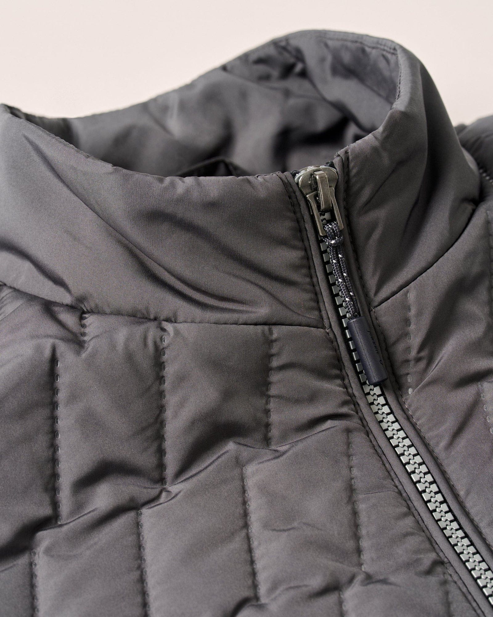 Johnnie-O Vest Belfry Quilted Puffer Vest in Dark Gray