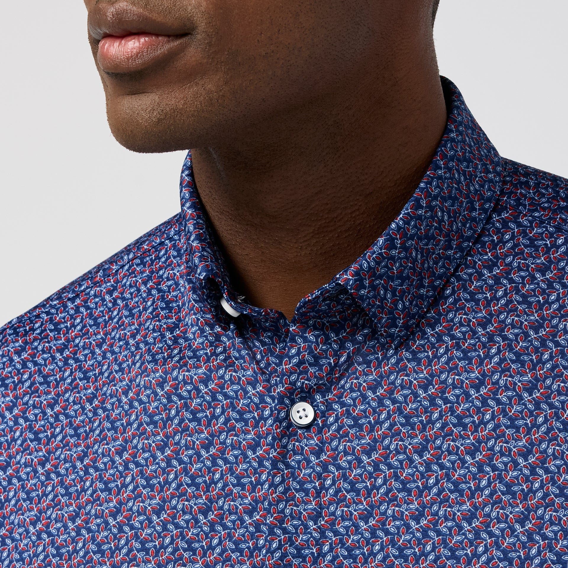 Mizzen & Main Sport Shirts Halyard Short Sleeve in Midnight Navy Variegated Leaf